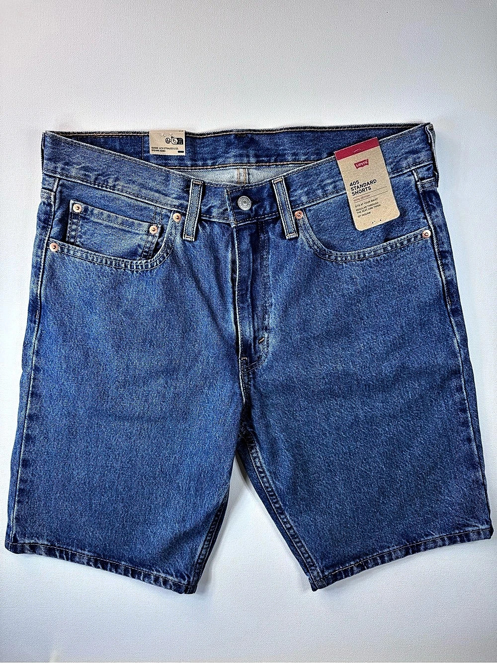 Levi's 405 Standard Shorts Denim Shorts in Blue Size 34 NWT